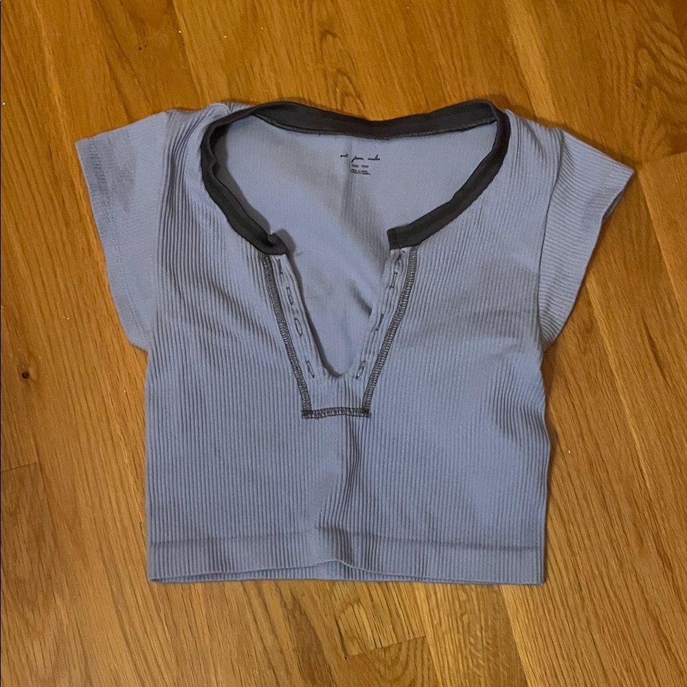 Urban Outfitters Cropped Ribbed Tee in Blue and Black